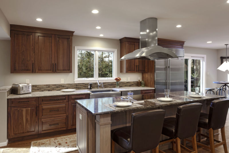 island ideas: cooktop and bar stools